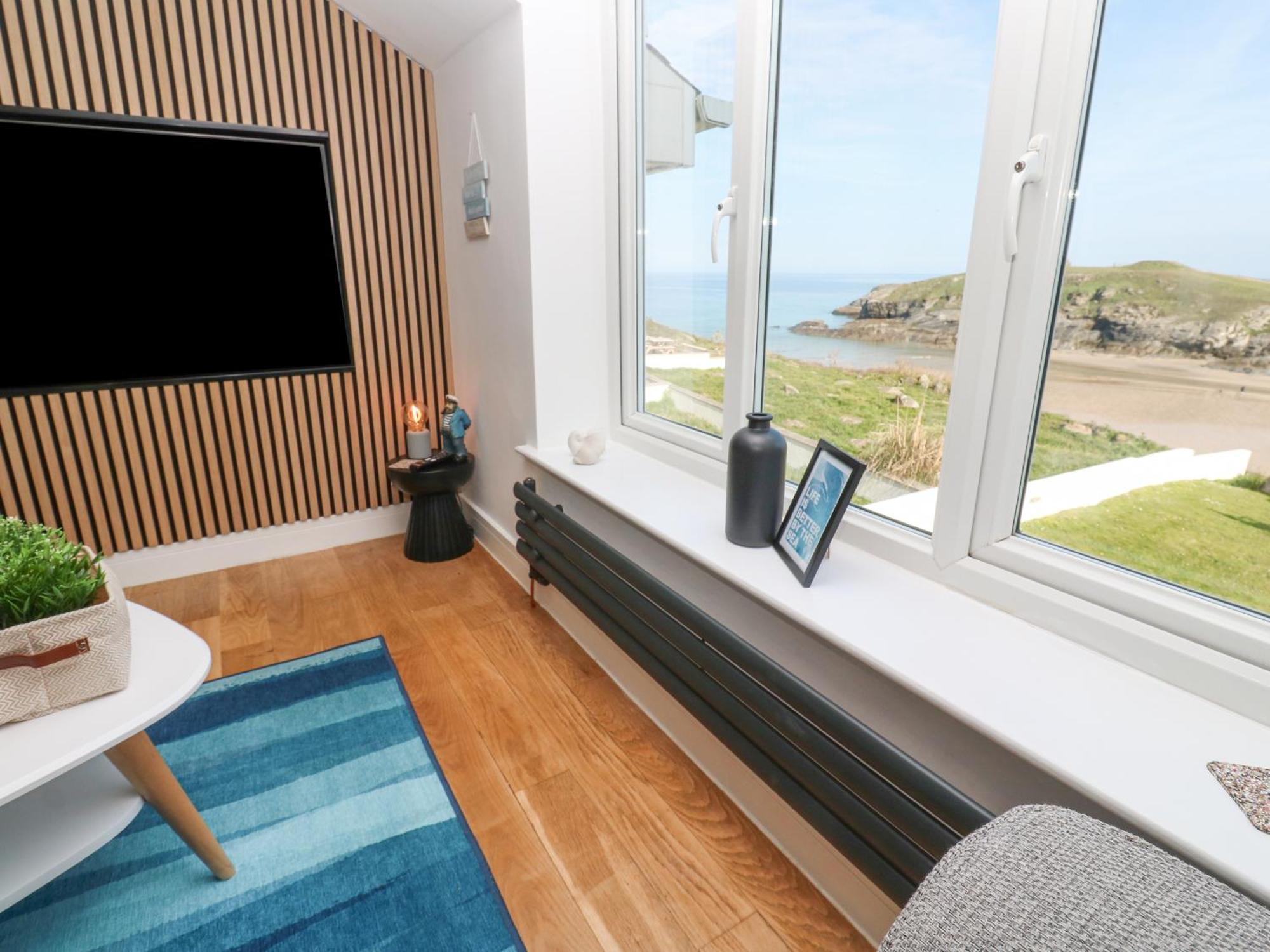 Island View Apartment